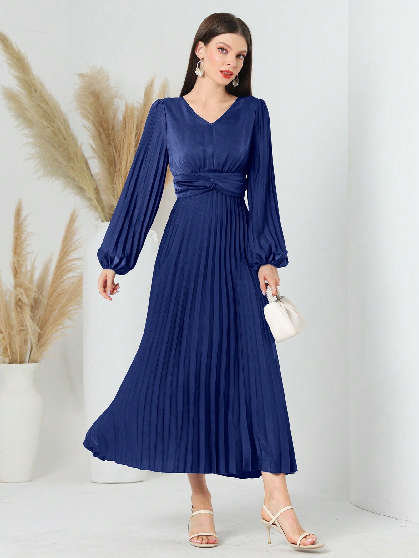 BAZA Modely Women’S Bell Sleeve Pleated Dress – BAZA Fashion